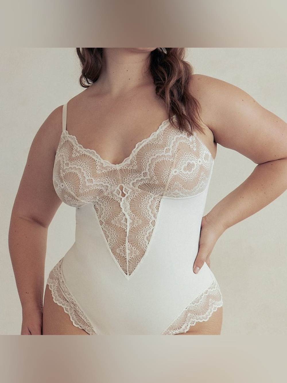 Pinsy Sculpting Lace Shapewear Bodysuit